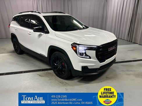 Used 2024 GMC Terrain SLT w/ Elevation Edition image 1