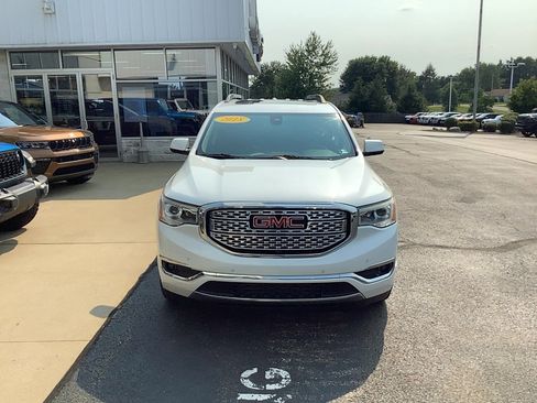 Used 2018 GMC Acadia Denali w/ Technology Package AWD/4WD image 2