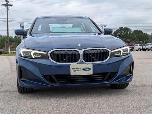 Used 2023 BMW 330i Sedan w/ Driving Assistance Package RWD image 3