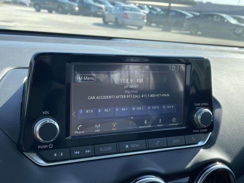 Used 2025 Nissan Sentra S image 23