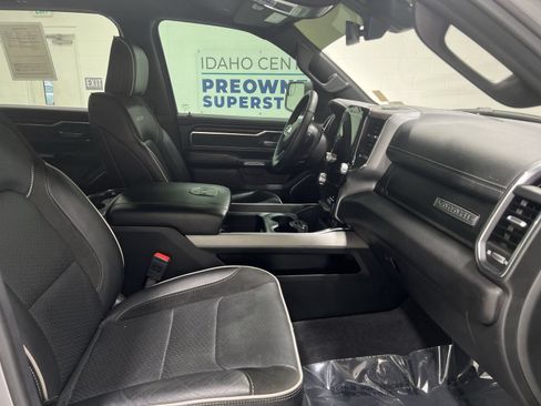 Used 2025 RAM 1500 Laramie AWD/4WD image 24