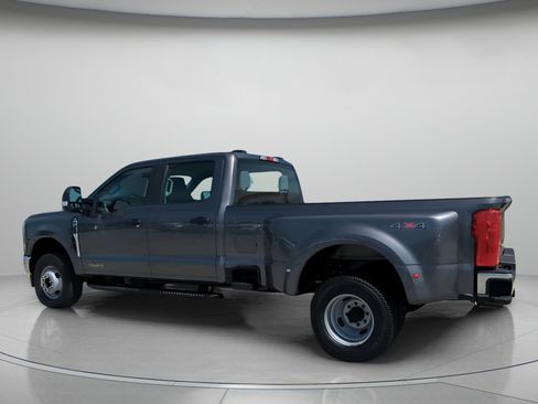 New 2026 Ford F350 XL w/ XL Chrome Package image 18