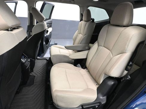 Used 2021 Subaru Ascent Premium w/ Convenience Package image 39