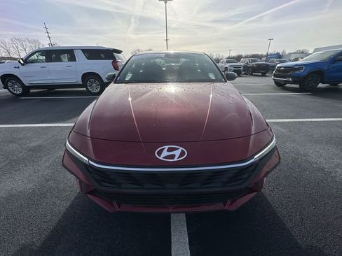 Used 2025 Hyundai Elantra Sport image 25