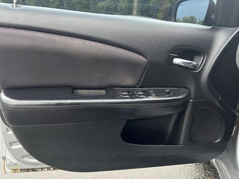 Used 2013 Chrysler 200 LX FWD image 10