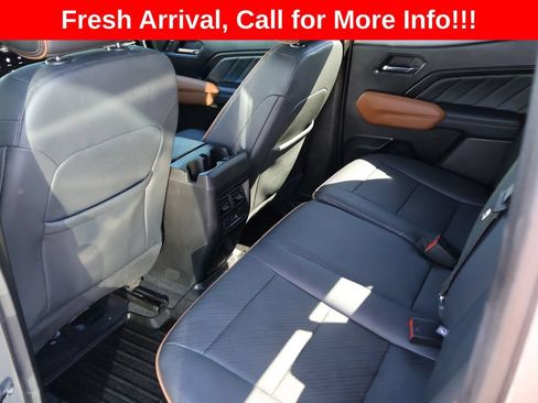 Certified 2023 GMC Canyon AT4 w/ AT4 Premium Package AWD/4WD image 10