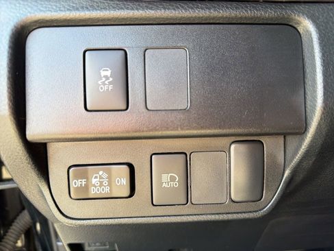 Used 2020 Toyota Tacoma SR w/ SR Convenience Package RWD image 45