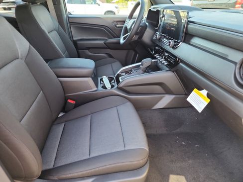 New 2026 Chevrolet Colorado W/T image 10