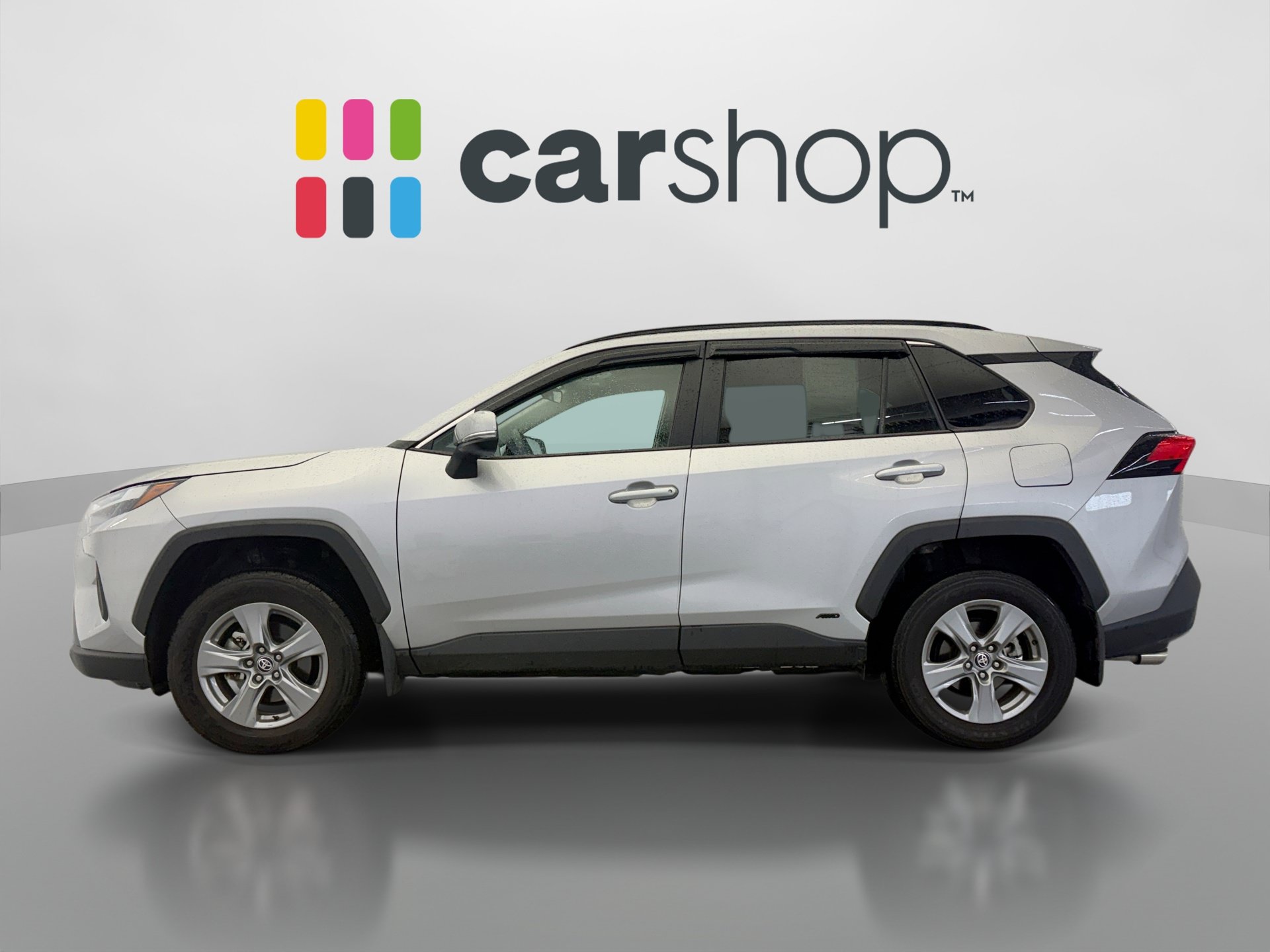 Used 2025 Toyota RAV4 XLE w/ Convenience Package AWD/4WD image 2