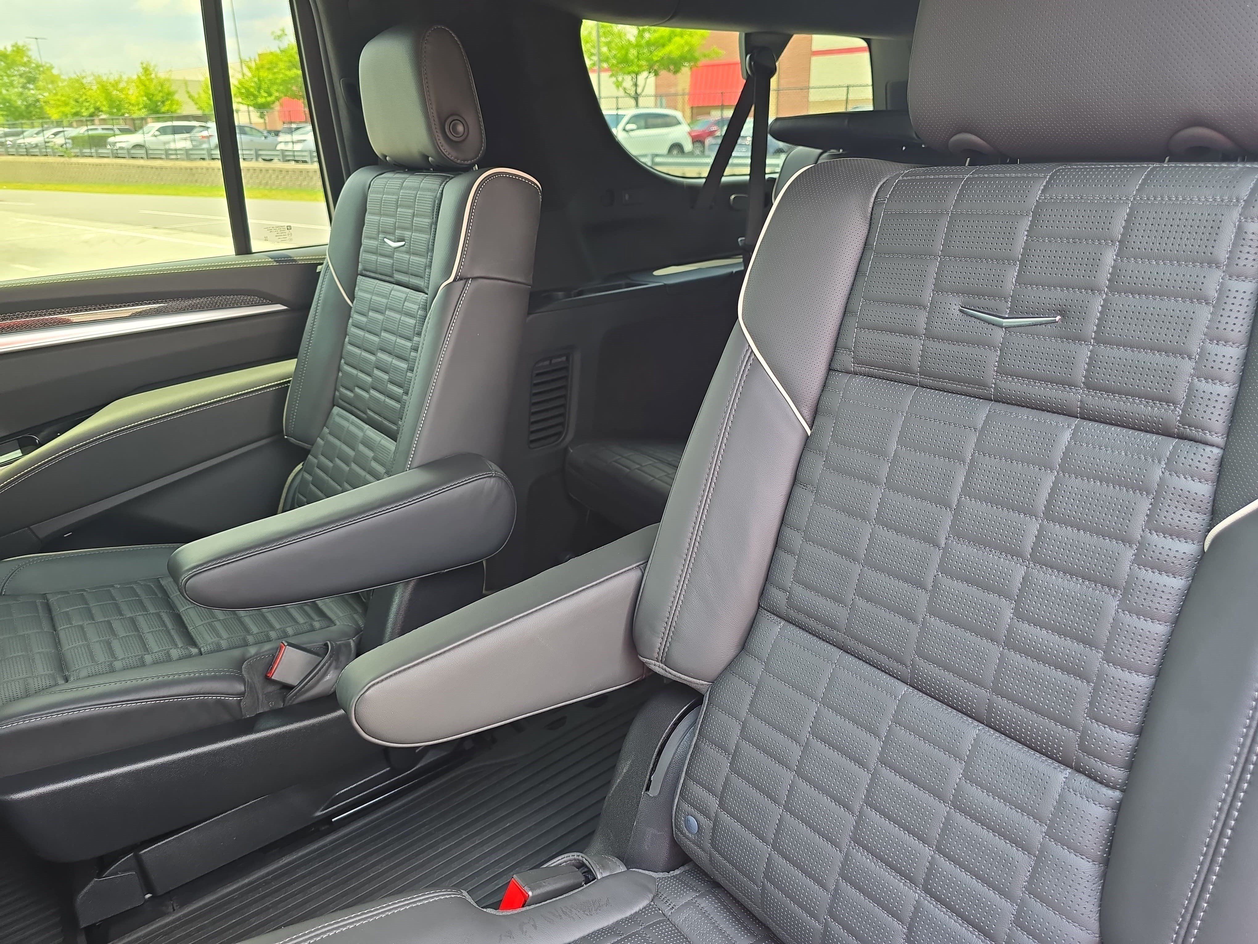 Certified 2026 Cadillac Escalade ESV V AWD/4WD image 15