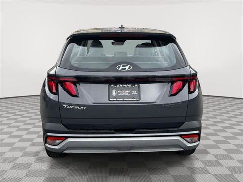 Used 2025 Hyundai Tucson SE FWD image 5