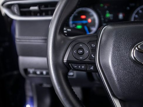 Used 2024 Toyota Venza LE image 33