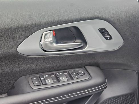 New 2026 Chrysler Pacifica Limited w/ S Appearance Package image 11