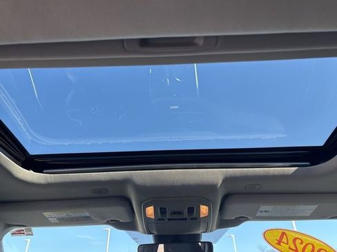 Certified 2024 Toyota Highlander XLE image 44