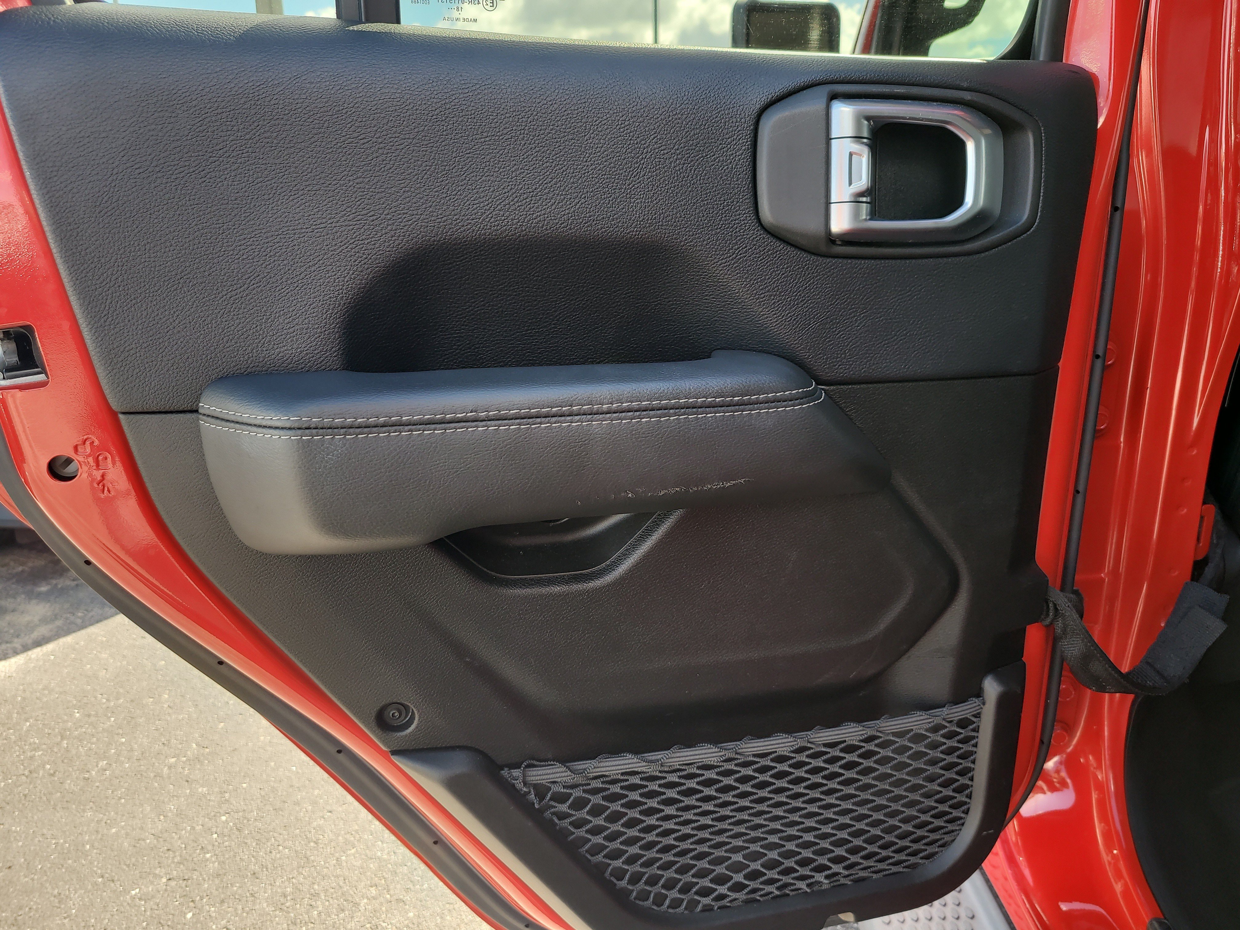 Used 2019 Jeep Wrangler Unlimited Sahara AWD/4WD image 10