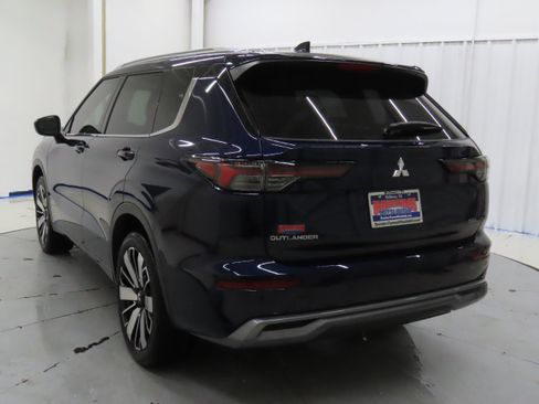 New 2025 Mitsubishi Outlander SEL image 5