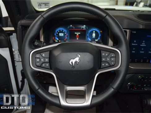 Used 2025 Ford Bronco Outer Banks image 34