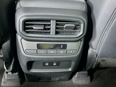 Used 2026 Honda Pilot Touring image 26