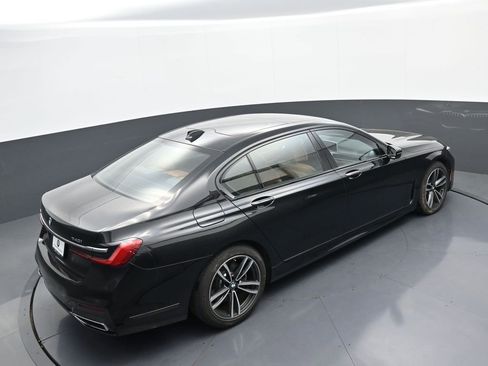 Used 2022 BMW 740i xDrive w/ M Sport Package image 36