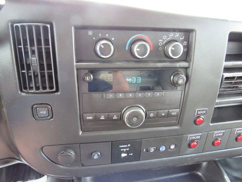 Used 2014 Chevrolet Express 2500 RWD image 34