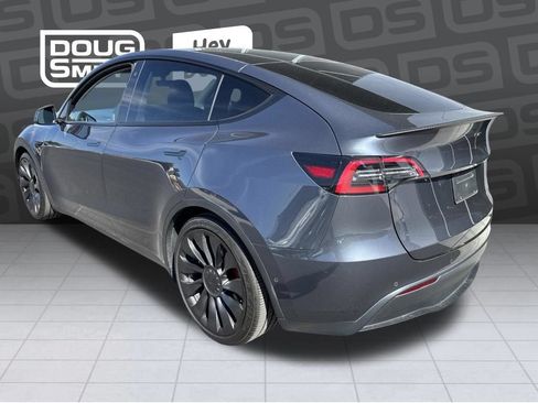 Used 2022 Tesla Model Y Performance AWD/4WD image 3