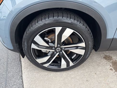 Certified 2023 Volvo XC40 B5 Plus w/ Driver Assist Package AWD/4WD image 13