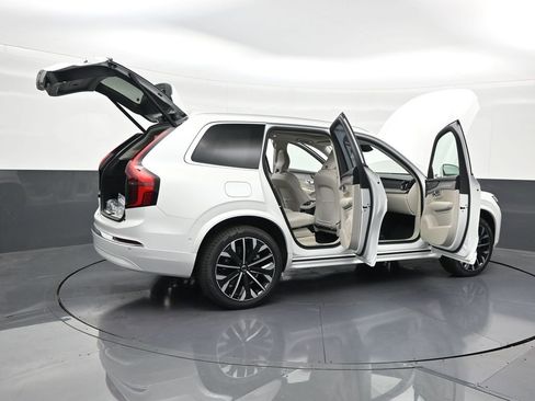 New 2026 Volvo XC90 T8 Ultra w/ Protection Package Premier AWD/4WD image 30