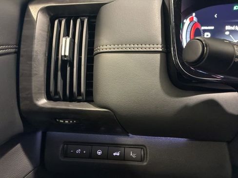 New 2026 Nissan Pathfinder Platinum image 15