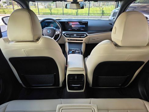 Used 2023 BMW i4 eDrive35 w/ Premium Package RWD image 36