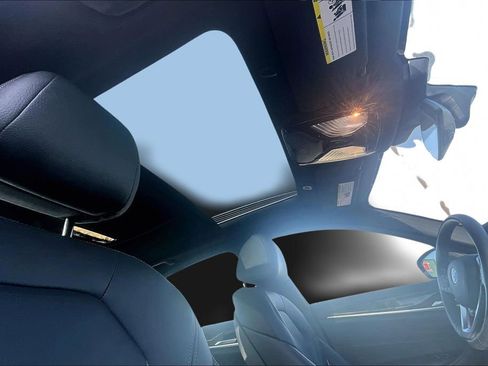 Used 2023 BMW 530e xDrive 530e iPerformance w/ Premium Package image 22