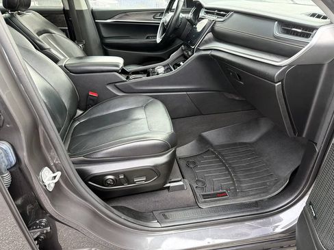 Used 2022 Jeep Grand Cherokee L Limited AWD/4WD image 13