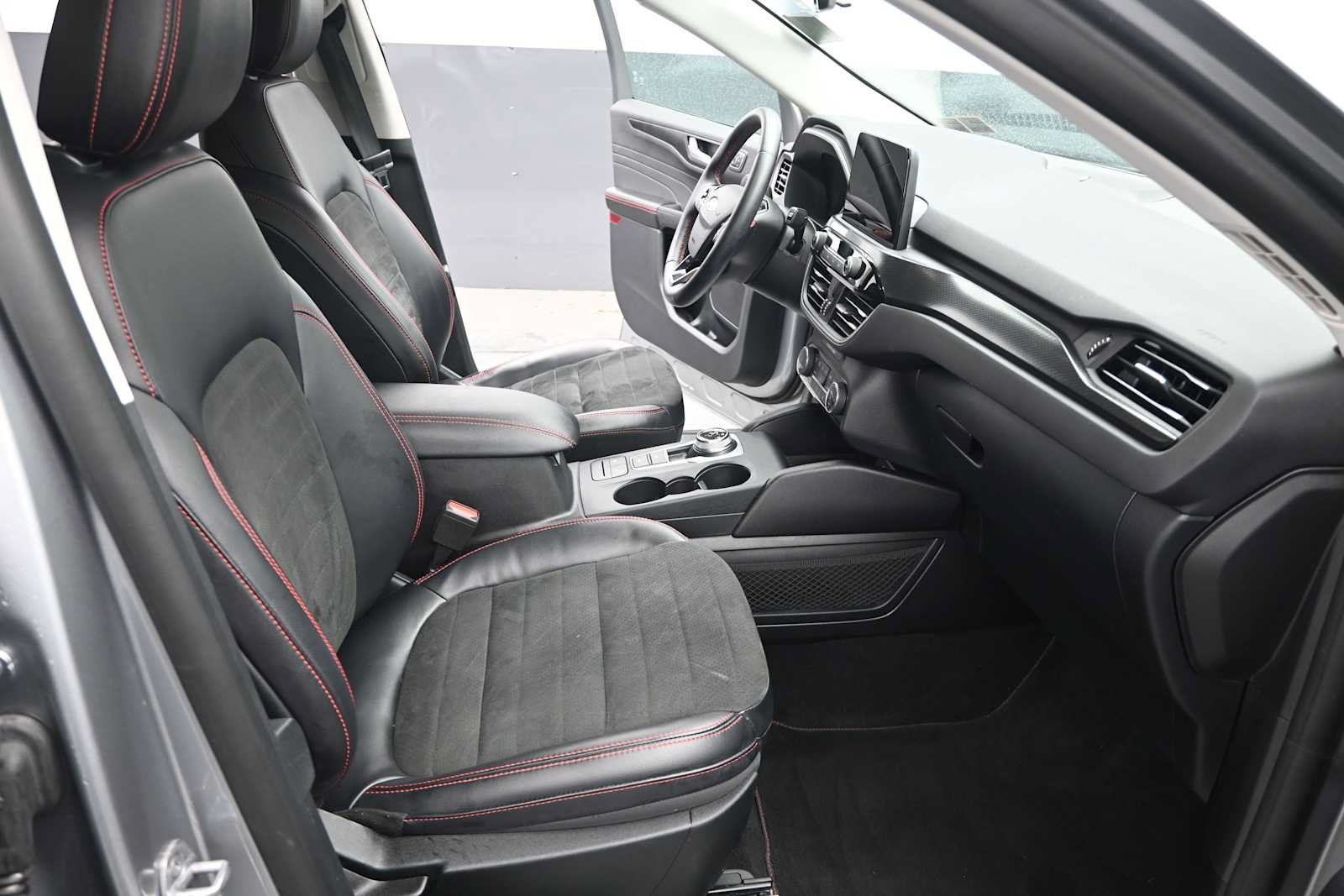 Used 2022 Ford Escape SEL w/ SEL Stealth AWD Package image 22