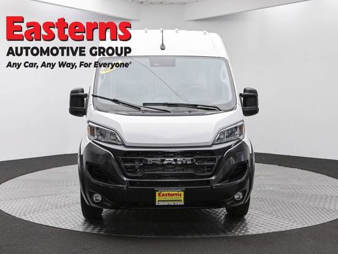Used 2025 RAM ProMaster 2500 w/ Convenience Group FWD image 2