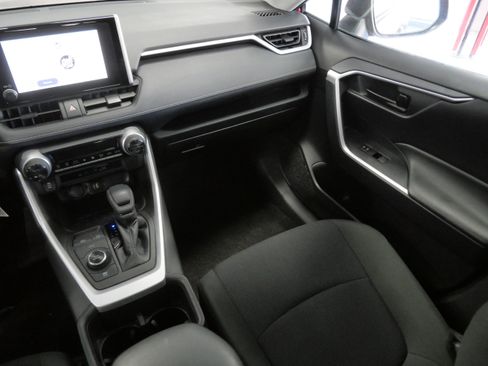 Certified 2025 Toyota RAV4 LE image 12