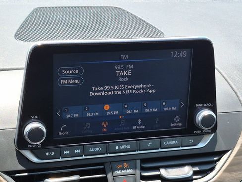 Used 2024 Nissan Altima 2.5 SV FWD image 12