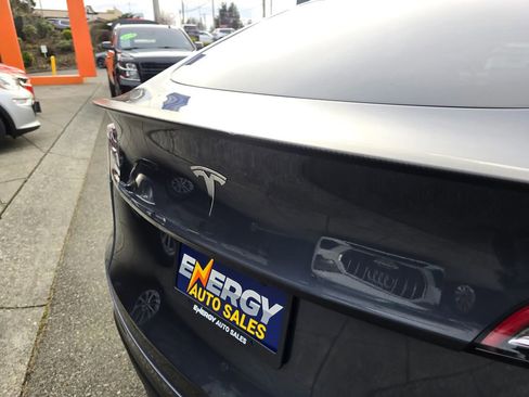 Used 2022 Tesla Model Y Performance image 15