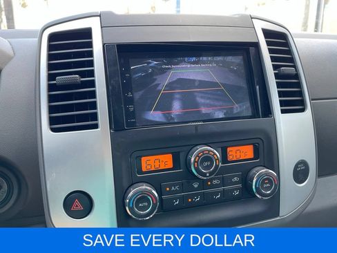 Used 2015 Nissan Frontier SV w/ SV Value Truck Package RWD image 9