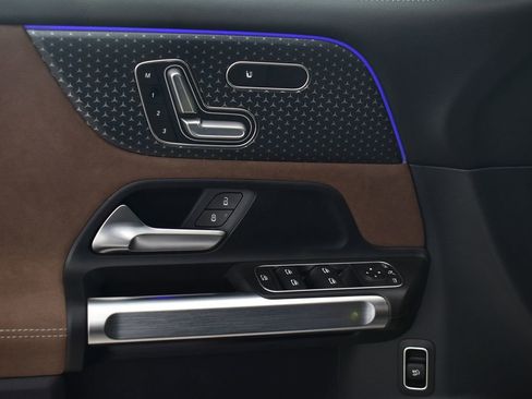 Certified 2025 Mercedes-Benz GLB 35 AMG 4MATIC image 13