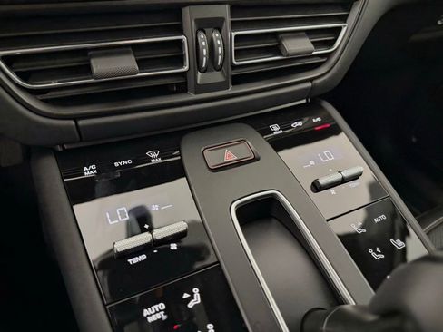 New 2026 Porsche Macan AWD/4WD image 23