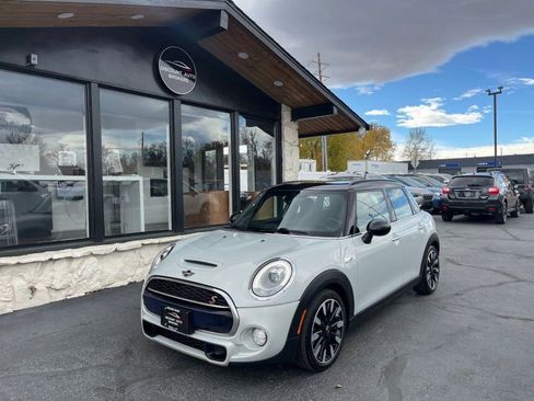 Used 2016 MINI Cooper S image 1