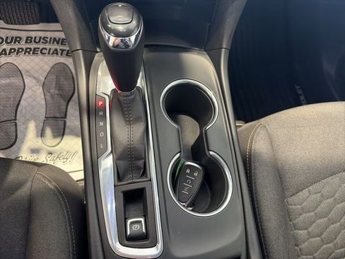 Certified 2019 Chevrolet Equinox LT w/ Driver Convenience Package image 23