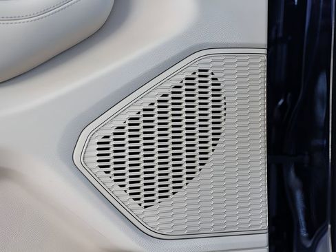 Used 2023 Jeep Grand Cherokee L Limited w/ Luxury Tech Group II image 22