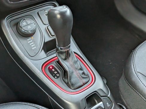 Used 2018 Jeep Compass Trailhawk w/ Cold Weather Group image 24