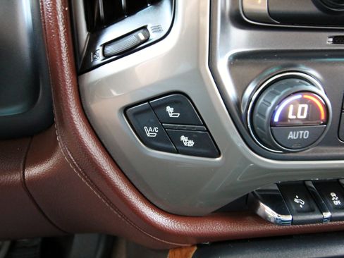 Used 2015 Chevrolet Silverado 2500 High Country AWD/4WD image 34