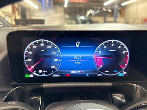 Certified 2025 Mercedes-Benz GLA 250 4MATIC image 16