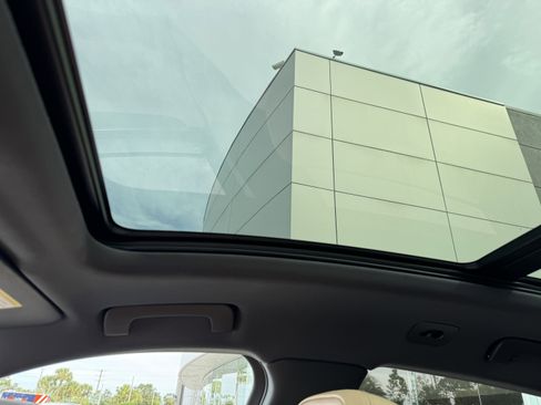 New 2026 Porsche Macan image 26