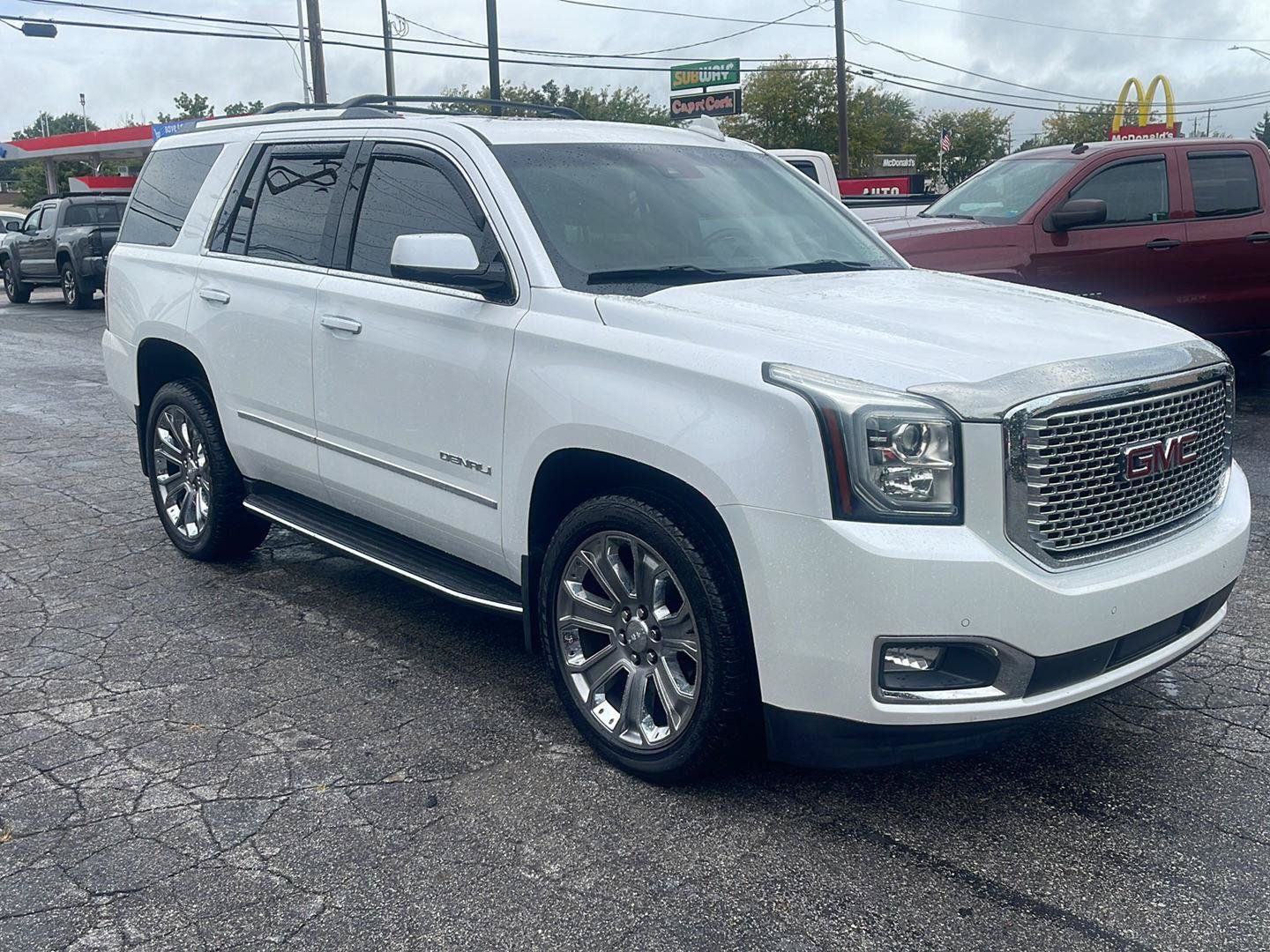 Used 2017 GMC Yukon Denali AWD/4WD image 2
