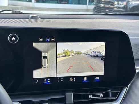 Used 2025 Chevrolet Equinox LT w/ Convenience Package II FWD image 24