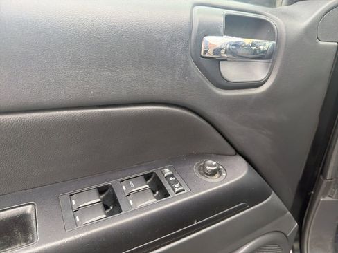 Used 2013 Jeep Compass Sport image 12