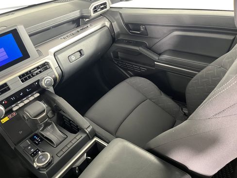 Used 2025 Toyota Tacoma SR5 image 11